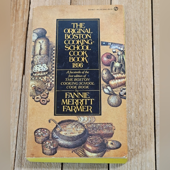 *SOLD* THE ORIGINAL BOSTON COOKING SCHOOL COOK BOOK - FIRST SIGNET PRINTING - Picture 1 of 4